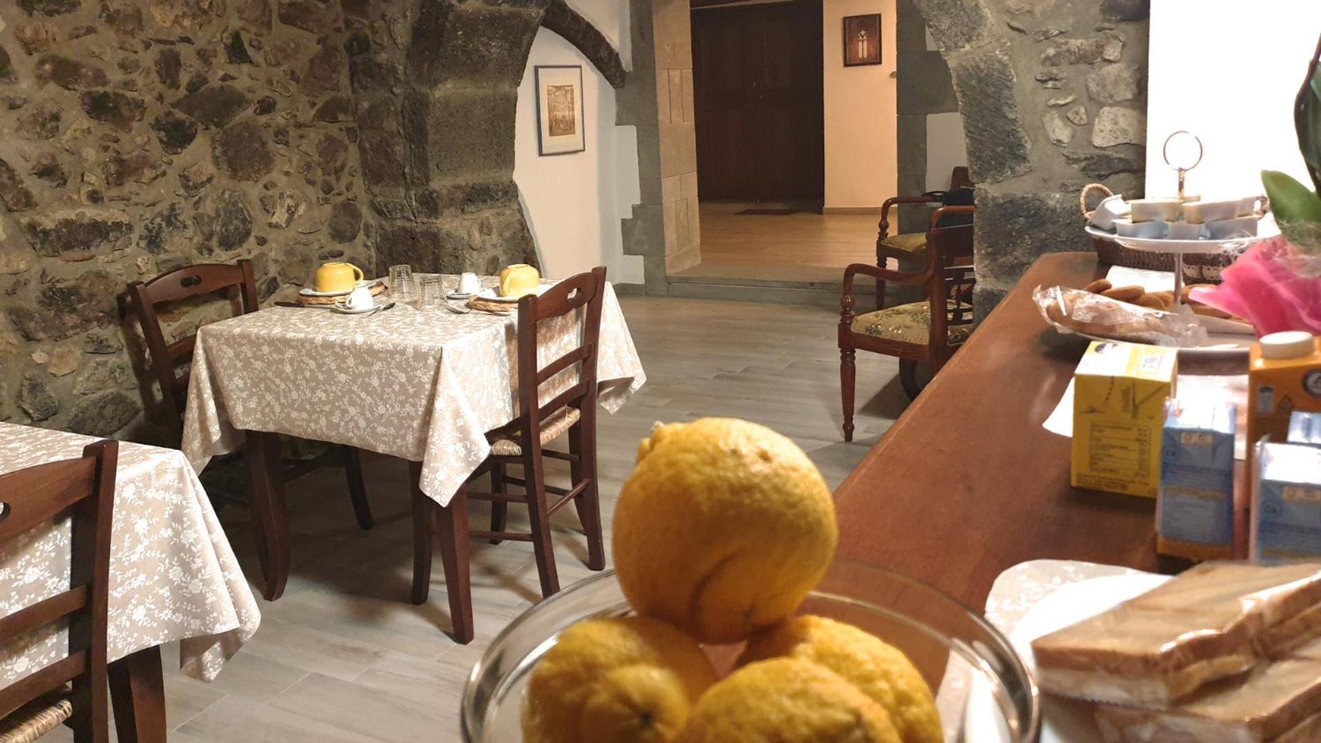 The Templars Guesthouse Santu Lussurgiu Εξωτερικό φωτογραφία