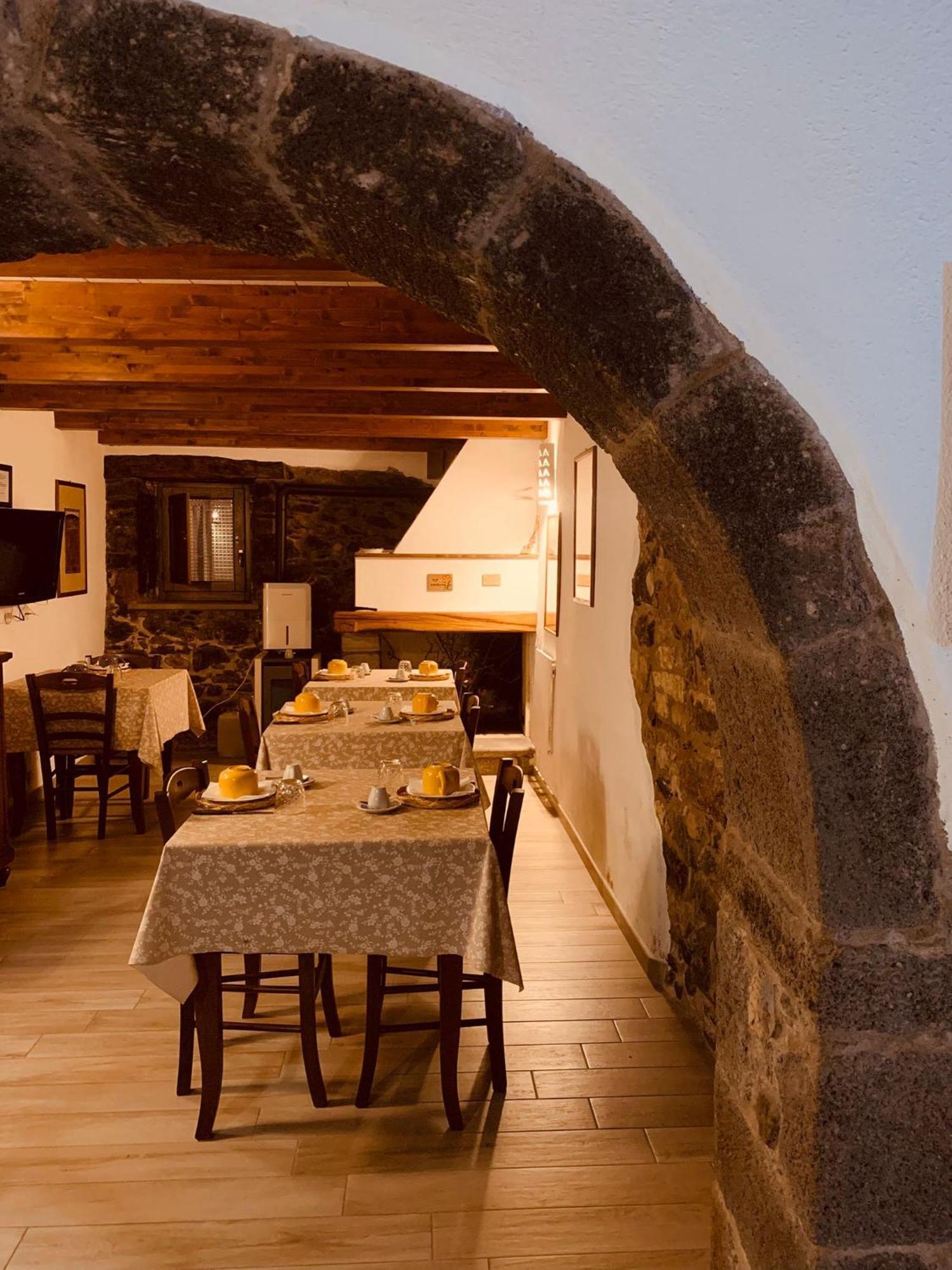 The Templars Guesthouse Santu Lussurgiu Εξωτερικό φωτογραφία
